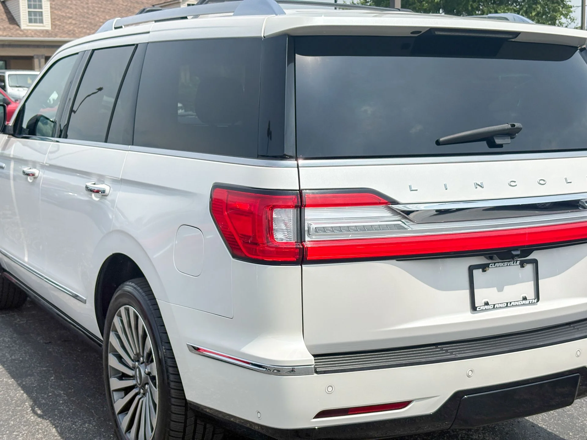Used 2019 White Lincoln Reserve image 13