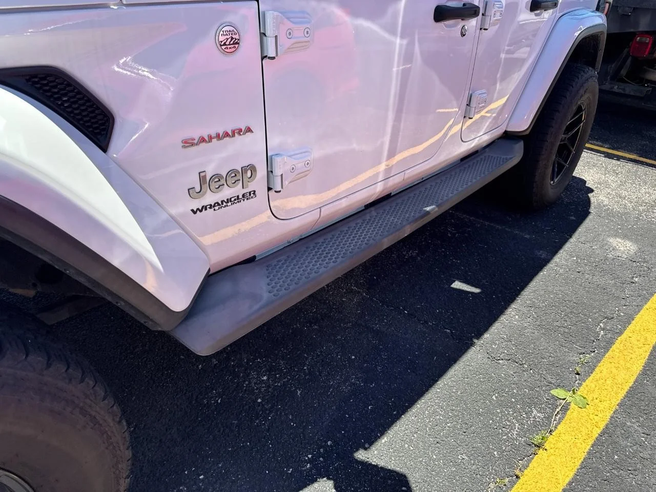 Used 2019 Bright White Clearcoat Jeep Sahara 4x4 image 6