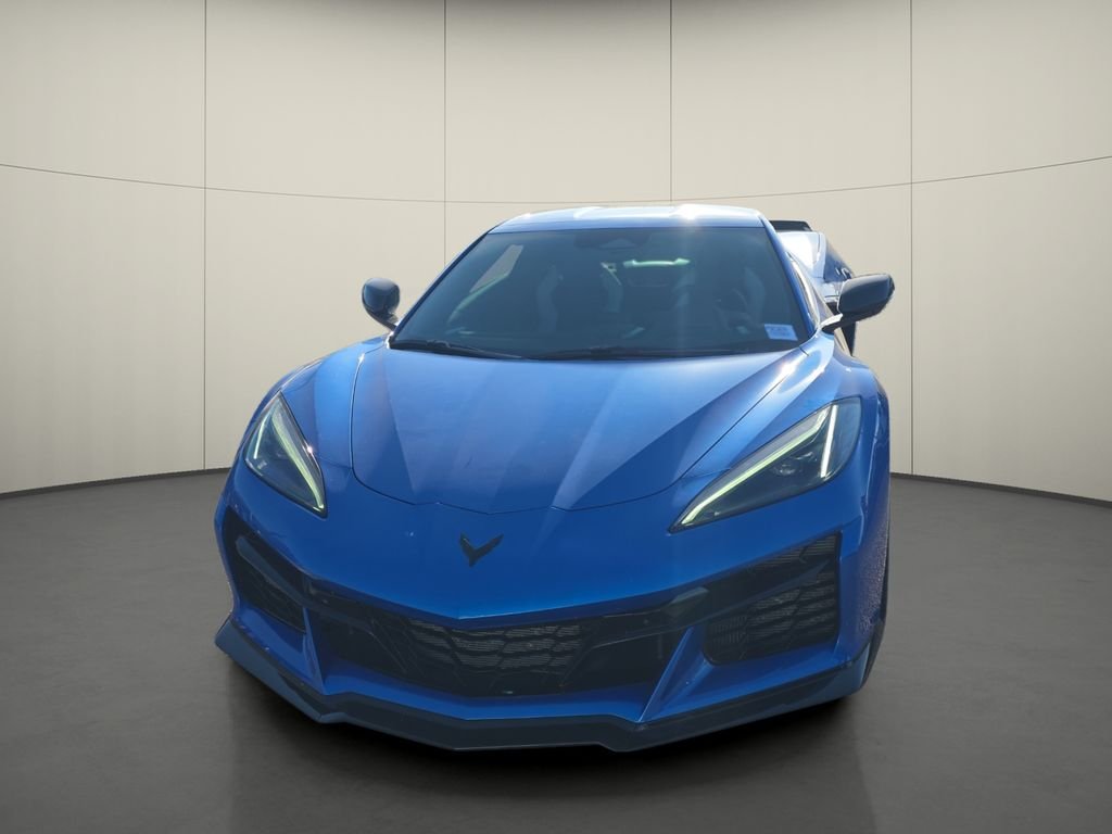 1G1YL2D42S5502073