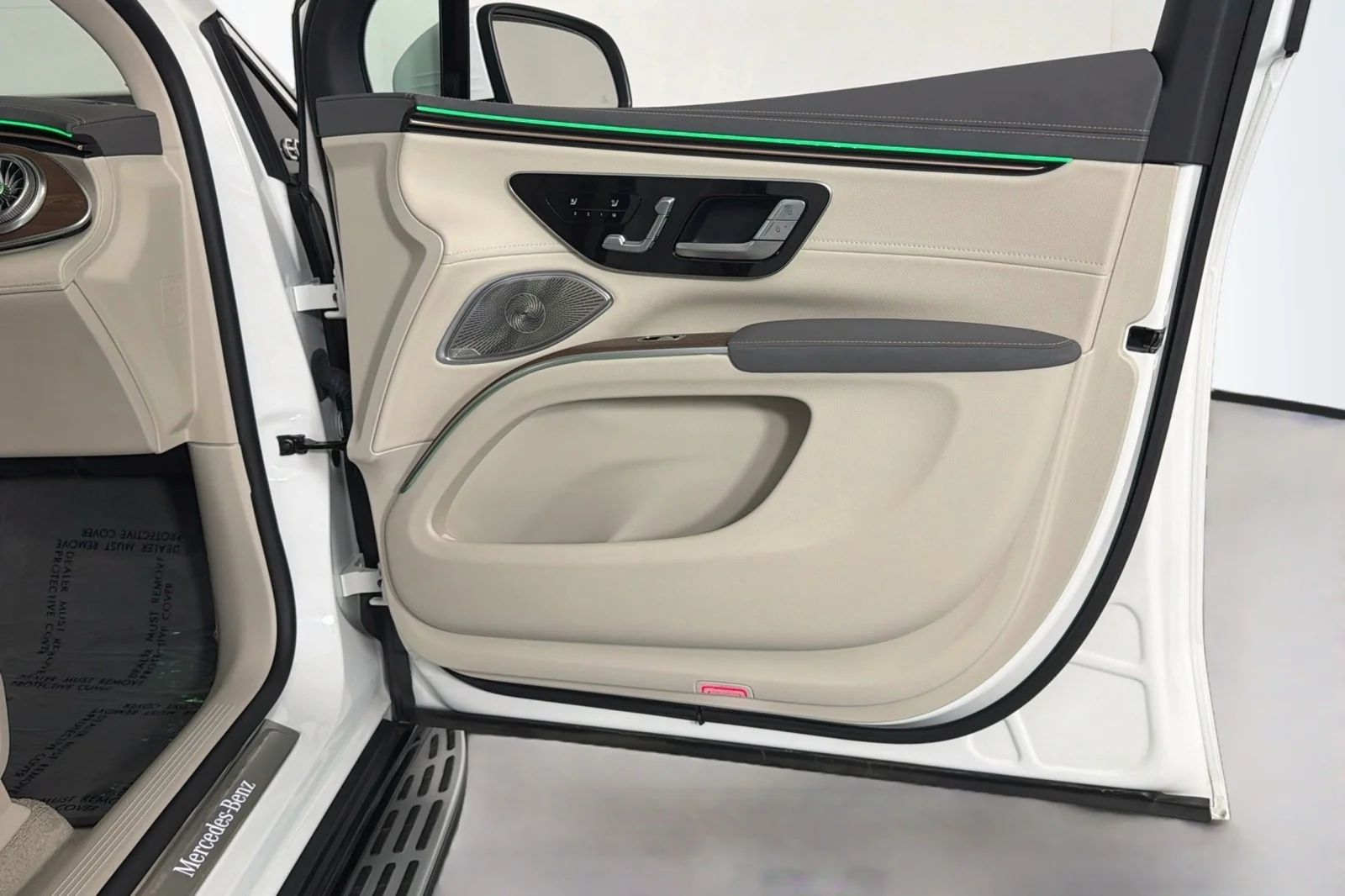 Certified Used 2023 Polar White Mercedes-Benz 450+ image 25