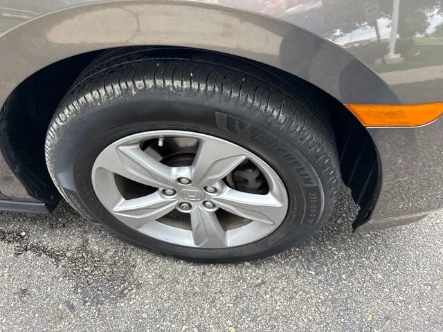Used 2018 Brown Honda EX image 5
