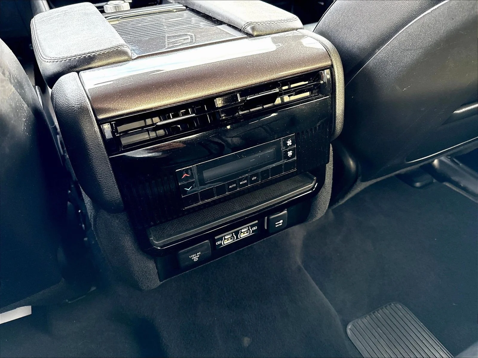 Used 2023 Bright White Clearcoat Jeep Base image 13