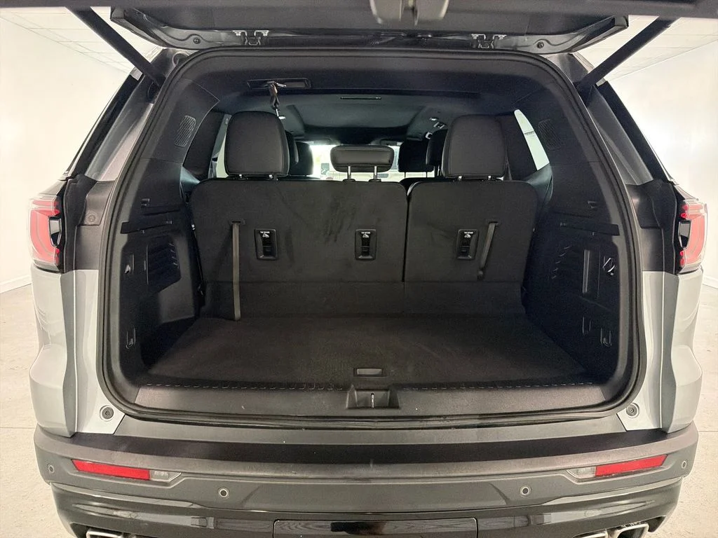 Used 2025 Silver GMC AT4 image 9