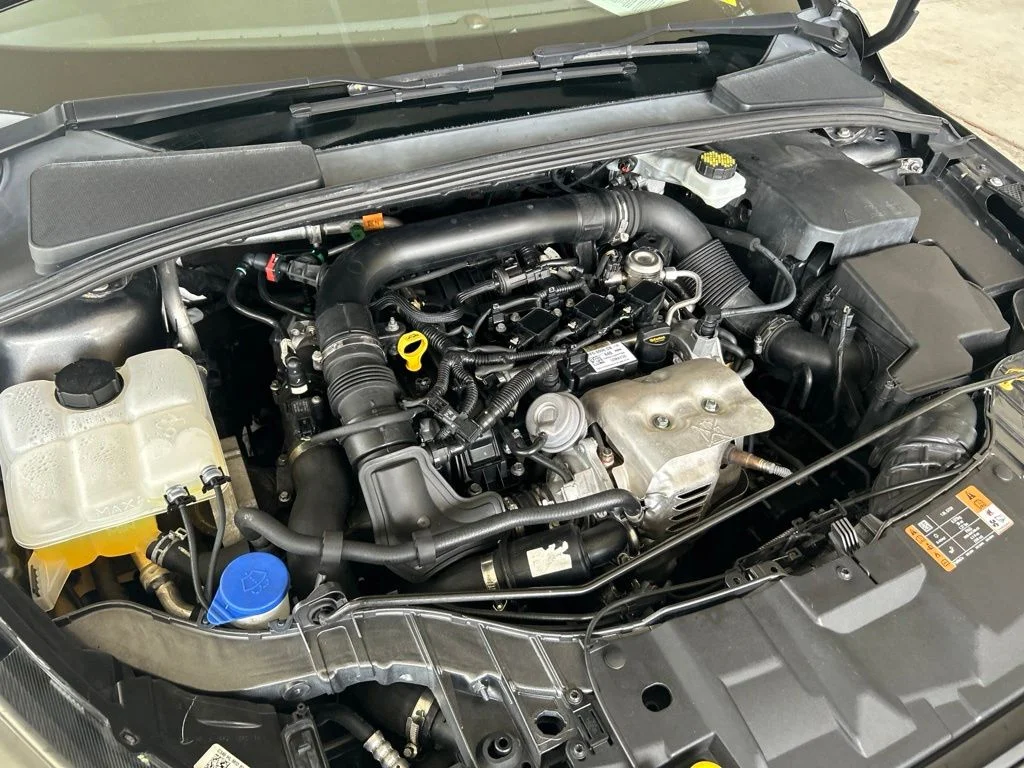 Used 2018 Gray Ford SE image 11