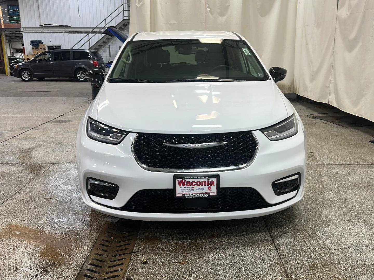 Used 2024 Bright White Clearcoat Chrysler Touring L image 8