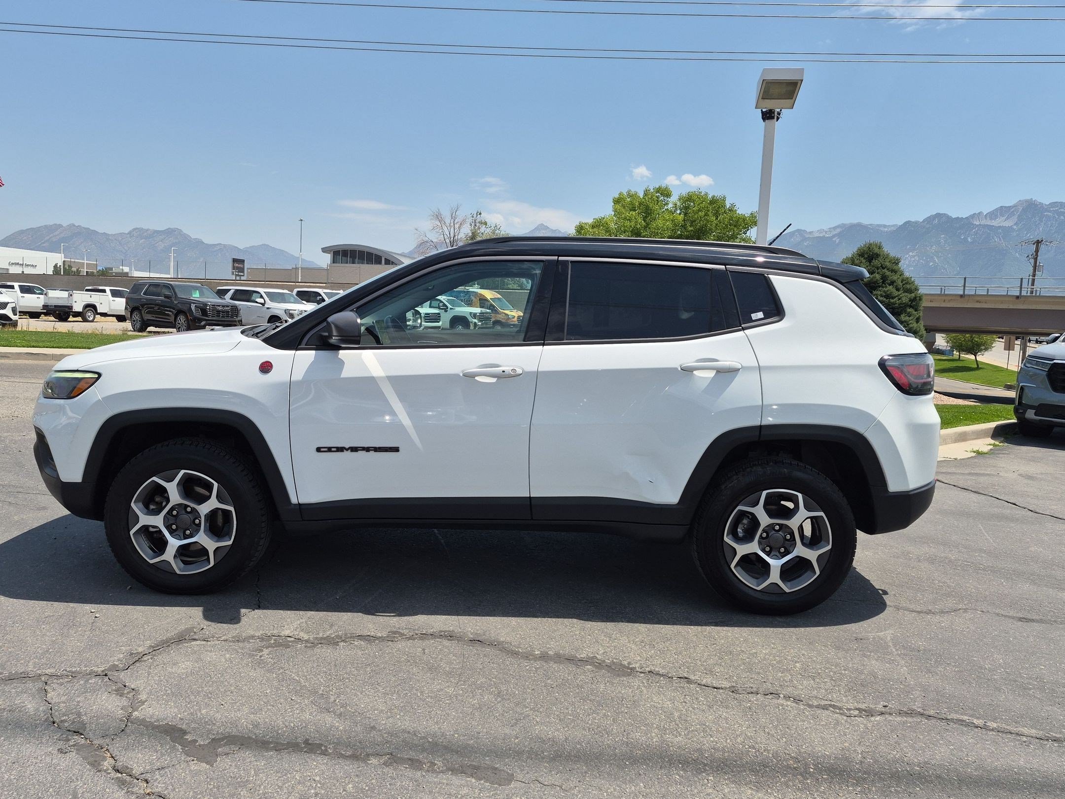 Certified Used 2022 Bright White Clearcoat Jeep Trailhawk image 3