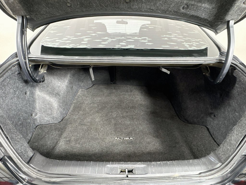 Used 2018 Super Black Clearcoat Nissan 2.5 SR image 30