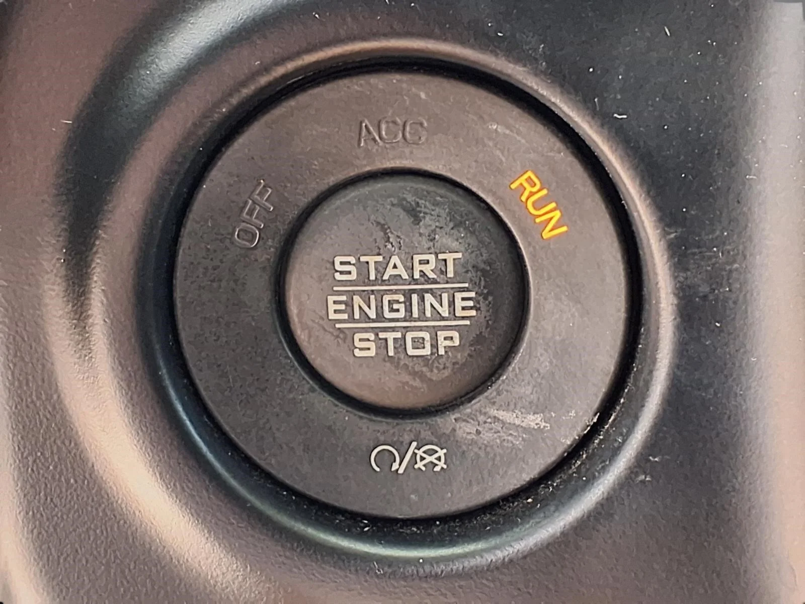 Used 2020 White Jeep Sport S image 18