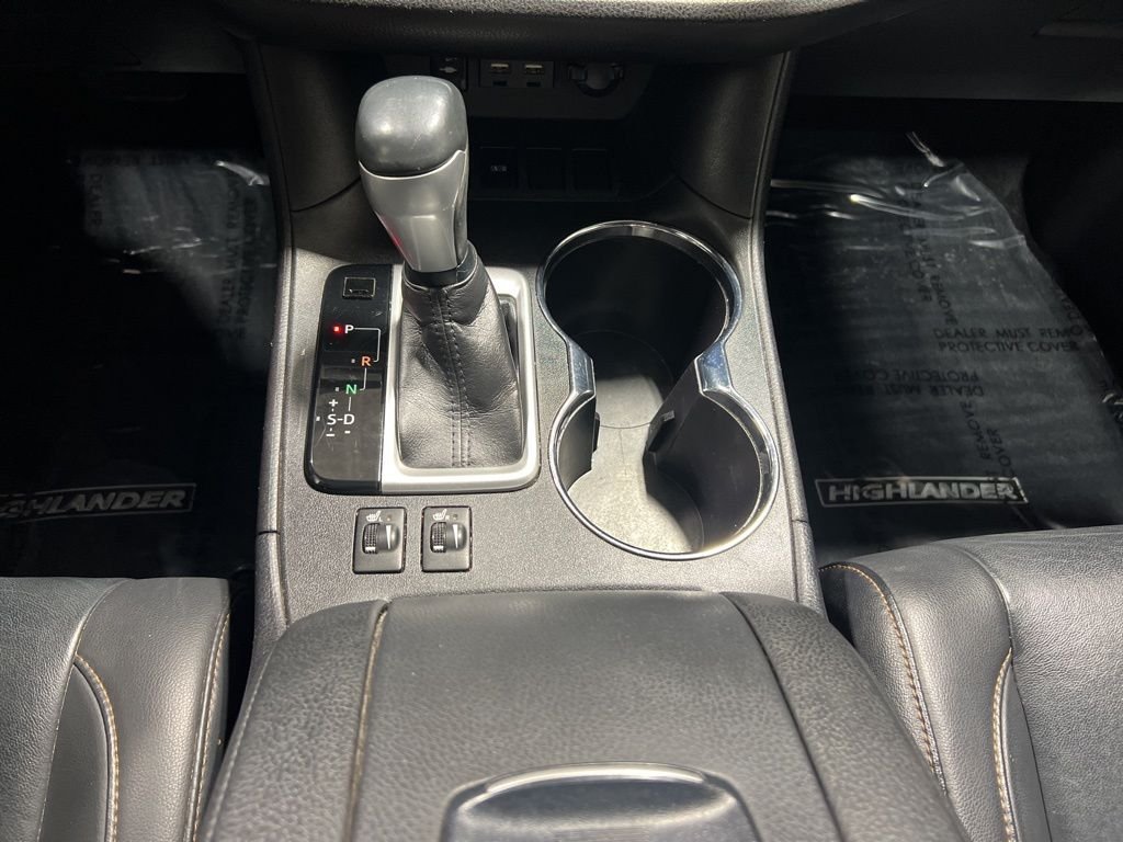 Used 2019 Gray Toyota XLE image 34