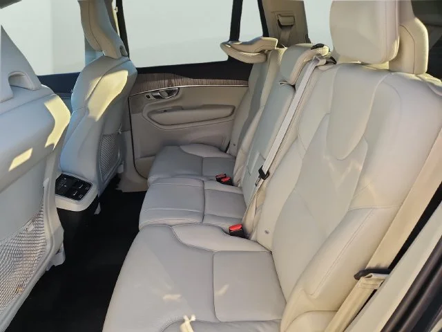 Used 2024 Blue Volvo B6 Plus Bright Theme image 34