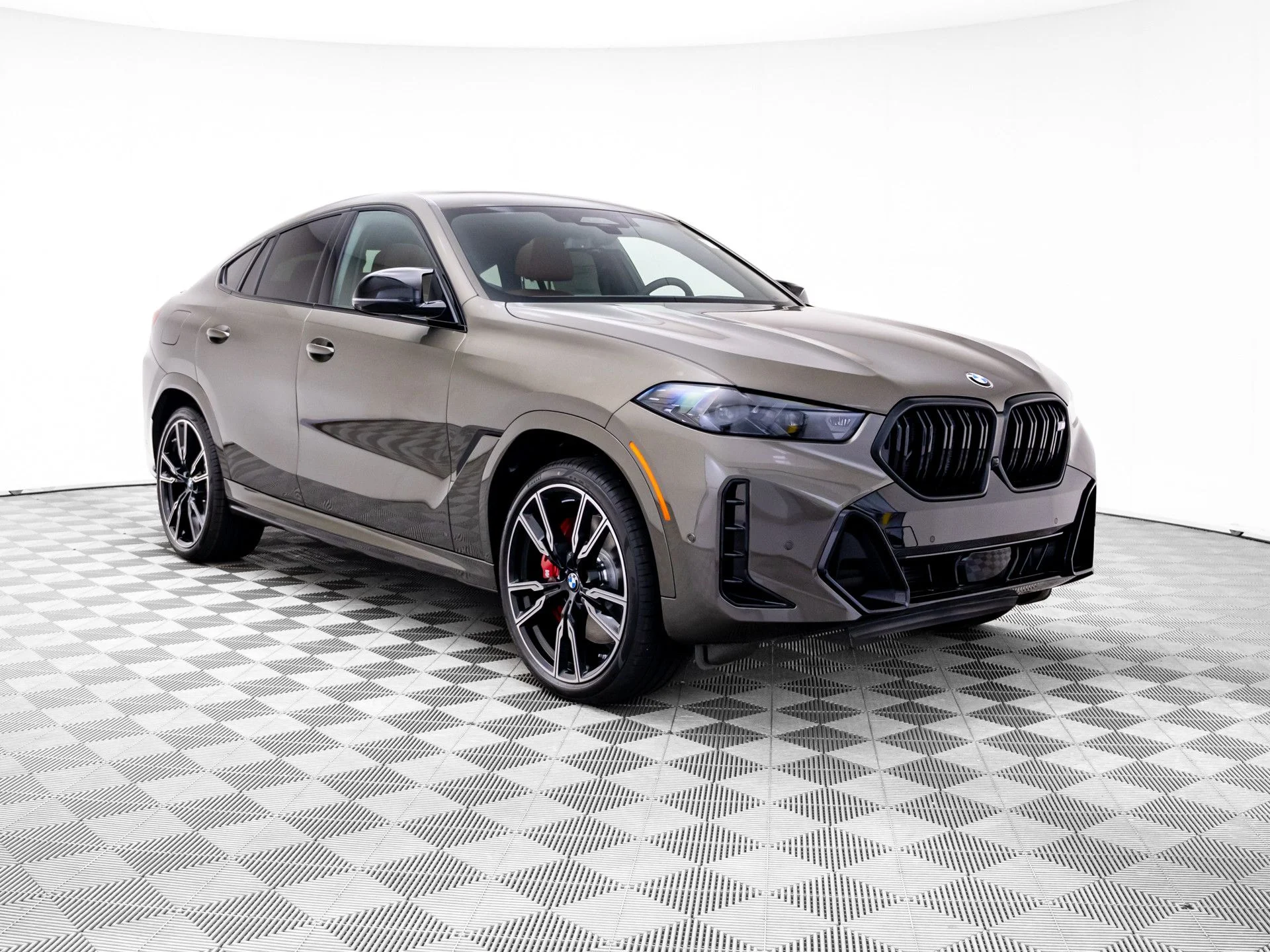 New 2027 Green BMW M60i image 8