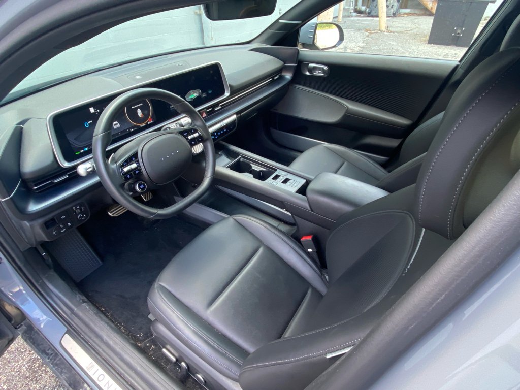 Used 2024 Transmission Blue Hyundai Limited image 9