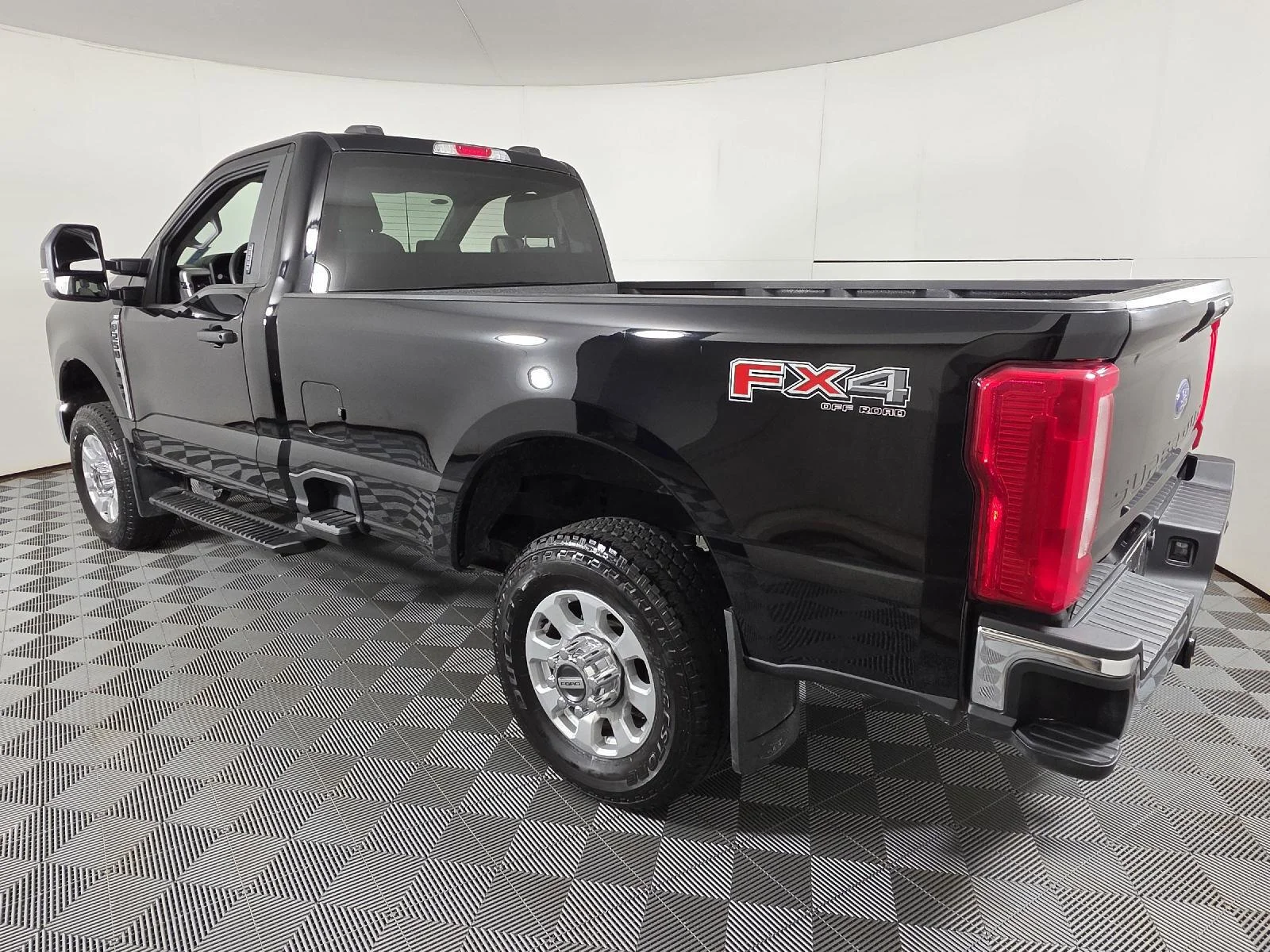 Used 2024 Agate Black Ford XLT image 8
