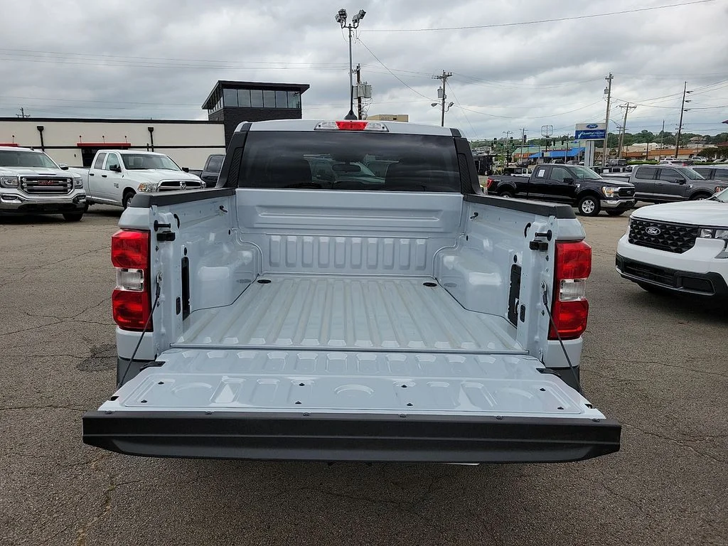 New 2026 Space White Metallic Ford XLT image 8