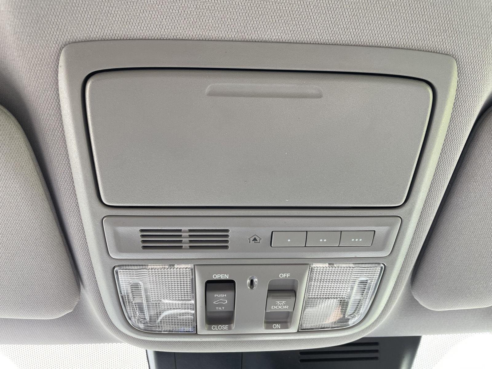 Used 2019 Lunar Silver Metallic Honda EX-L image 20