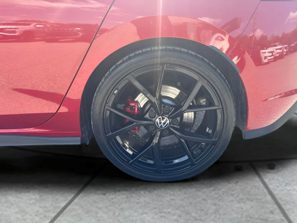 Used 2024 Red Volkswagen SE image 19