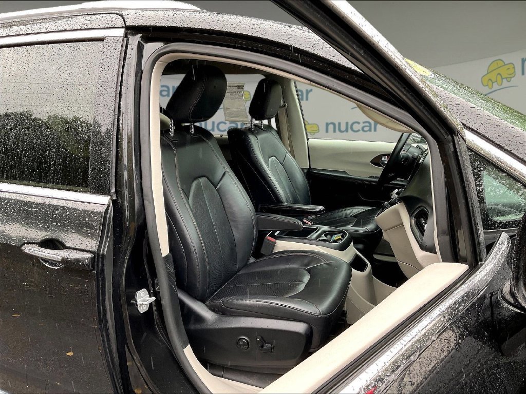Used 2019 Black Chrysler Touring L Plus image 11