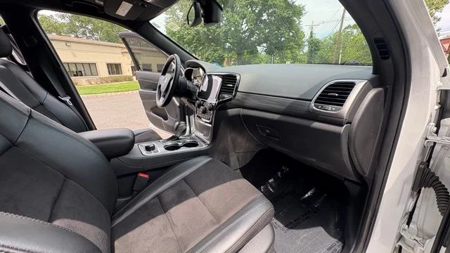 Used 2020 Bright White Clearcoat Jeep Laredo image 44