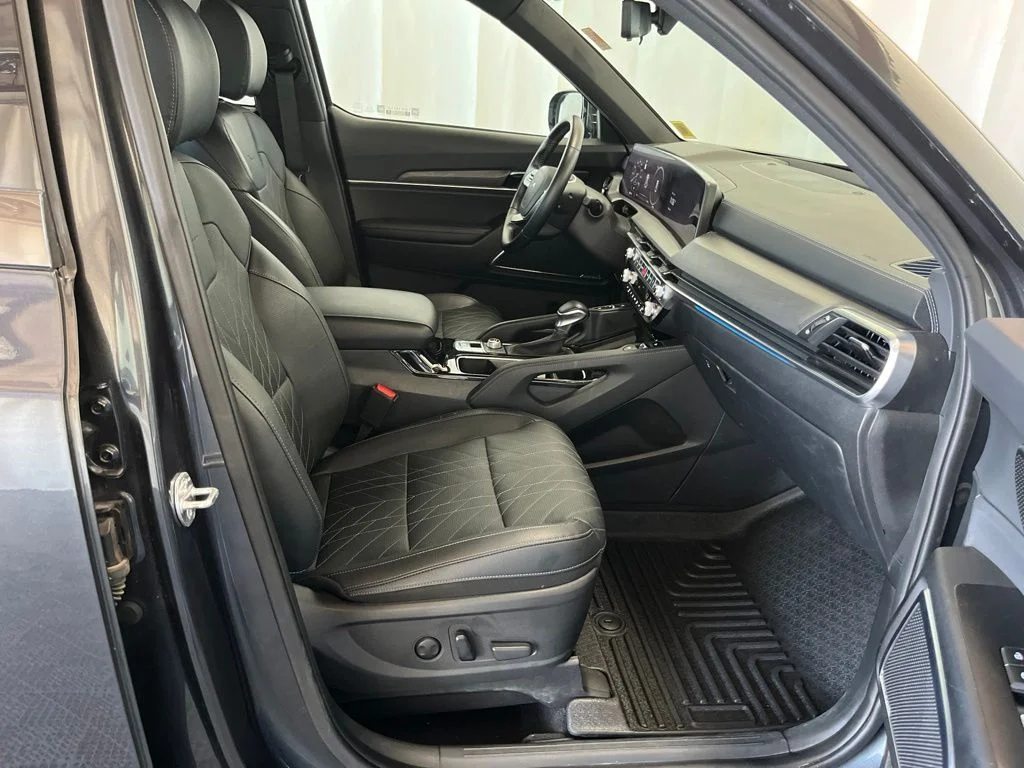 Used 2023 Gray Kia SX image 21