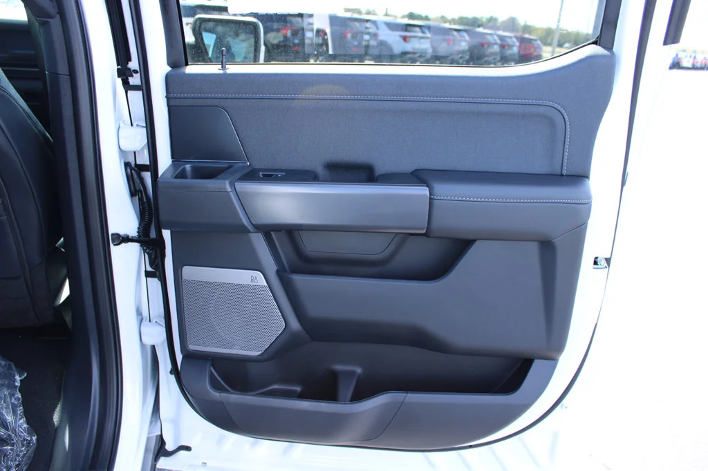 New 2026 Oxford White Ford Lariat® image 22