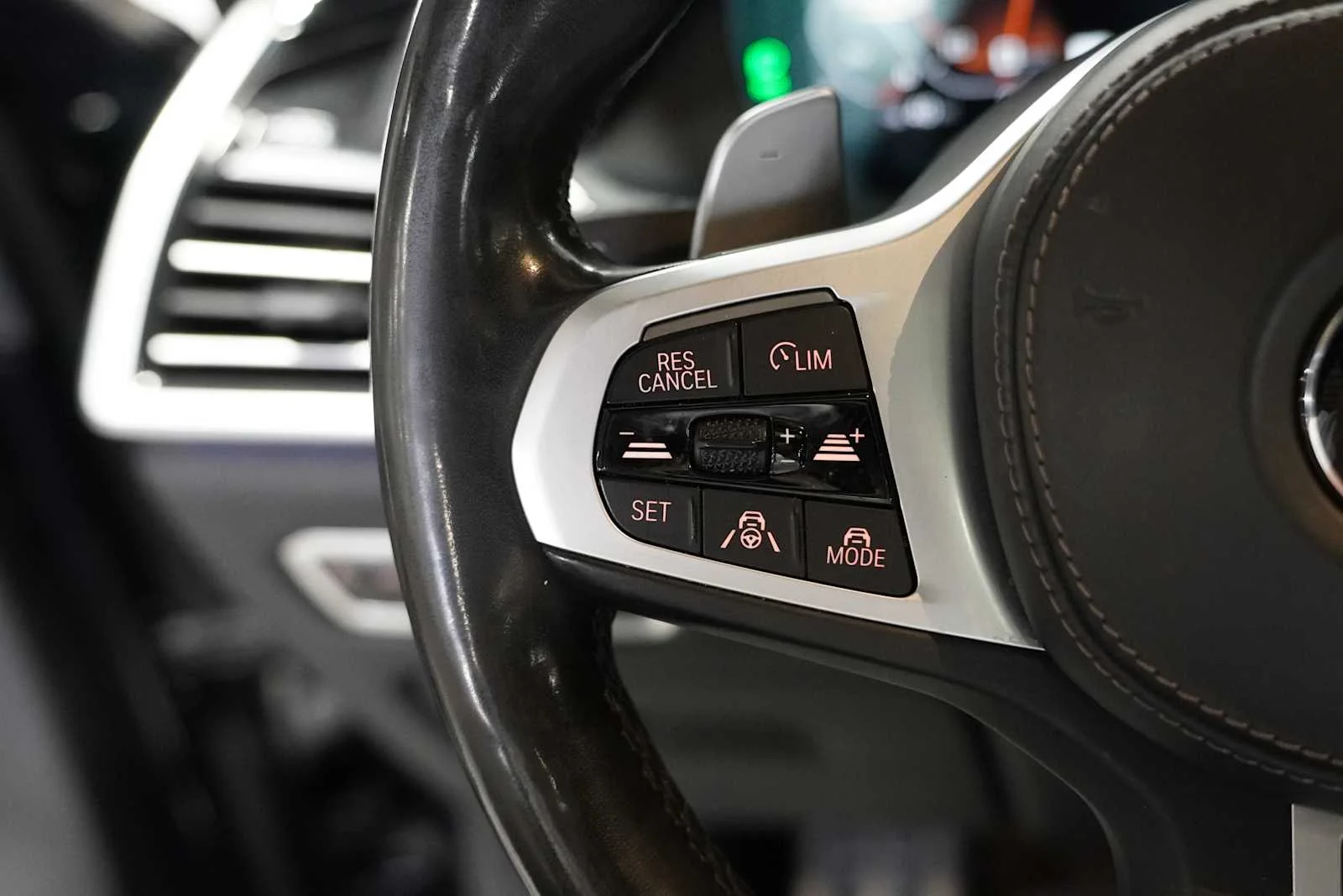 Used 2022 Carbon Black Metallic BMW M50i image 22