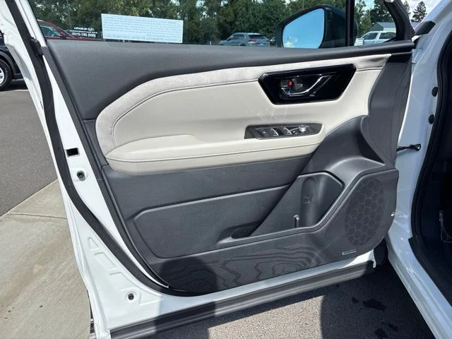 New 2026 CRYSTAL WHITE PEARL Subaru Limited image 16
