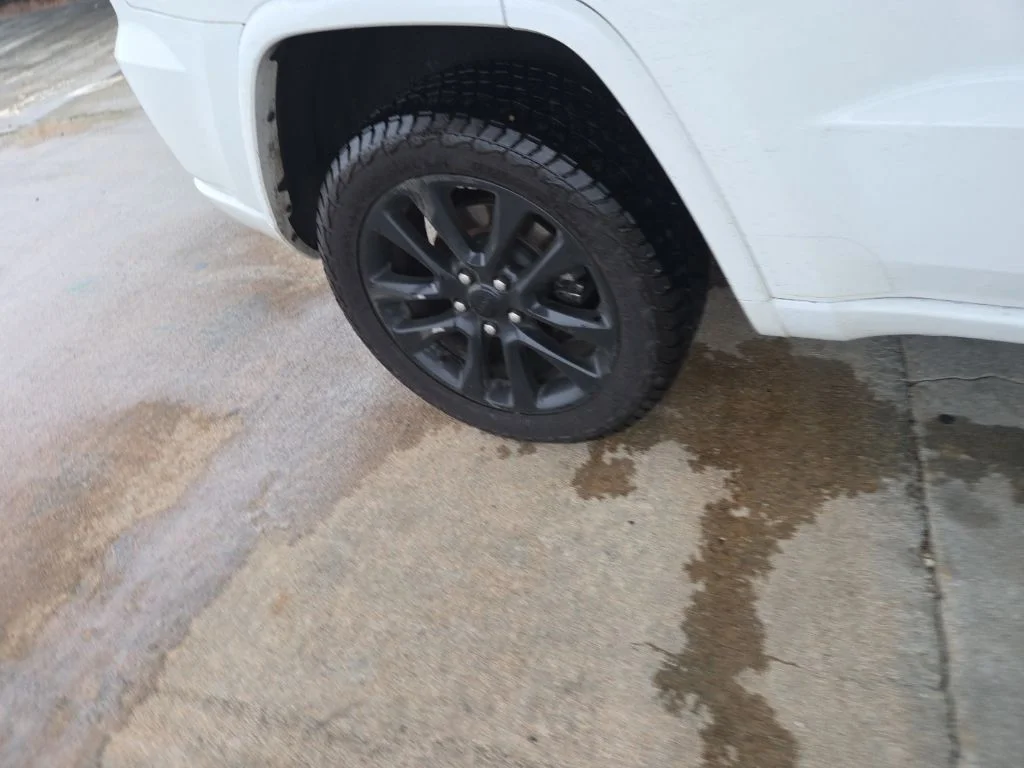 Used 2019 White Jeep Altitude image 11