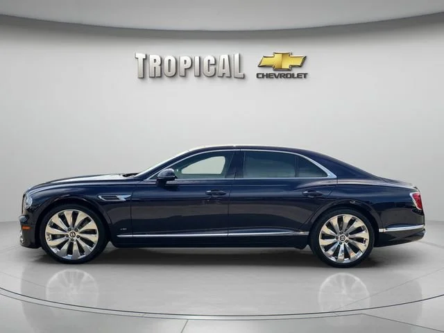 Used 2021 Blue Bentley V8 image 4