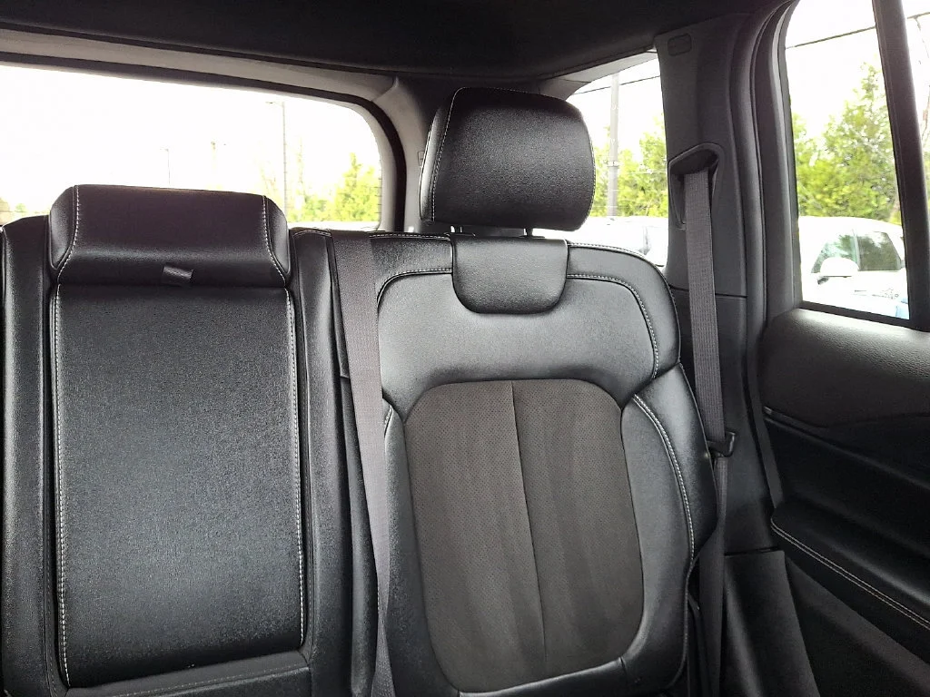 Used 2023 Baltic Gray Metallic Clearcoat Jeep Altitude image 21