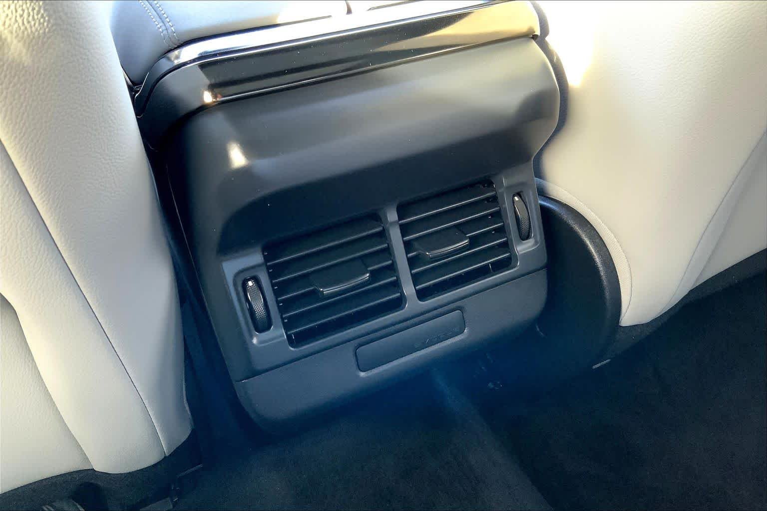 New 2026 Eiger Grey Land Rover Core S image 18