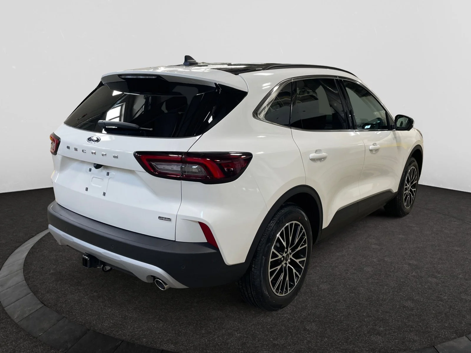 New 2026 Star White Metallic Tri-Coat Ford PHEV image 5
