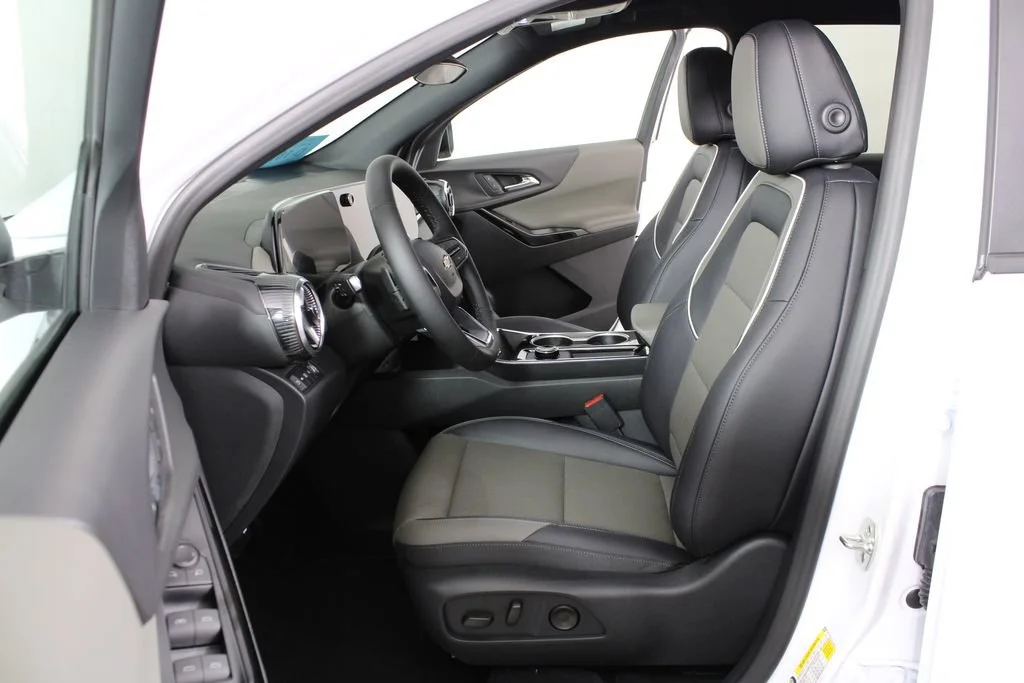 New 2027 Summit White Chevrolet LT image 21