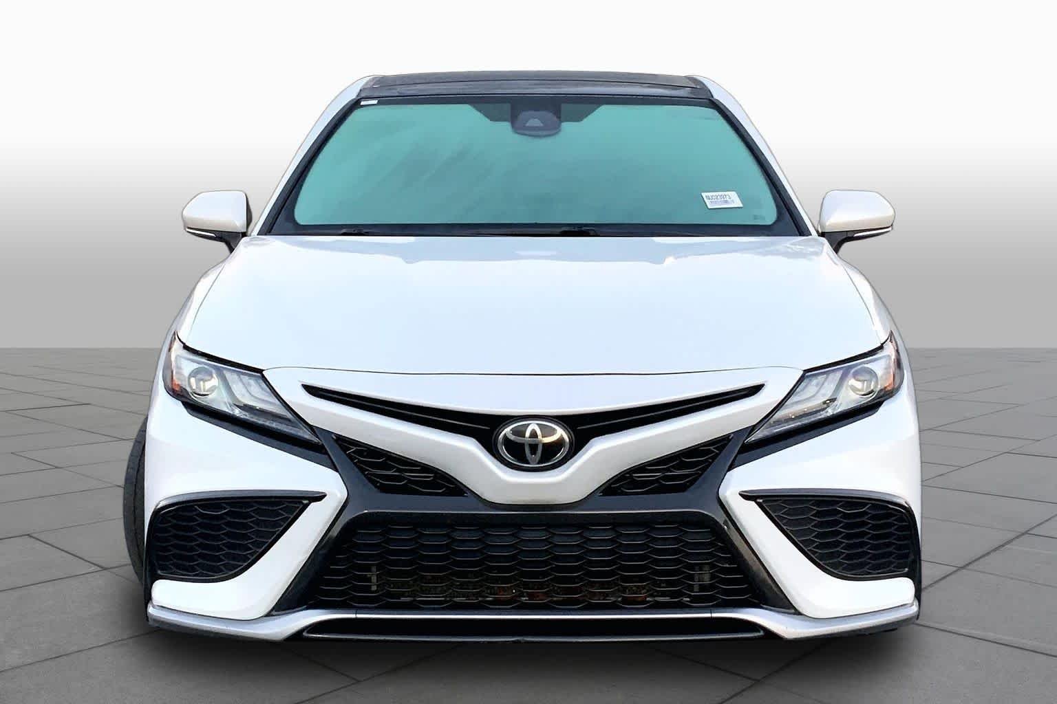 Used 2022 Wind Chill Pearl Toyota XSE image 4