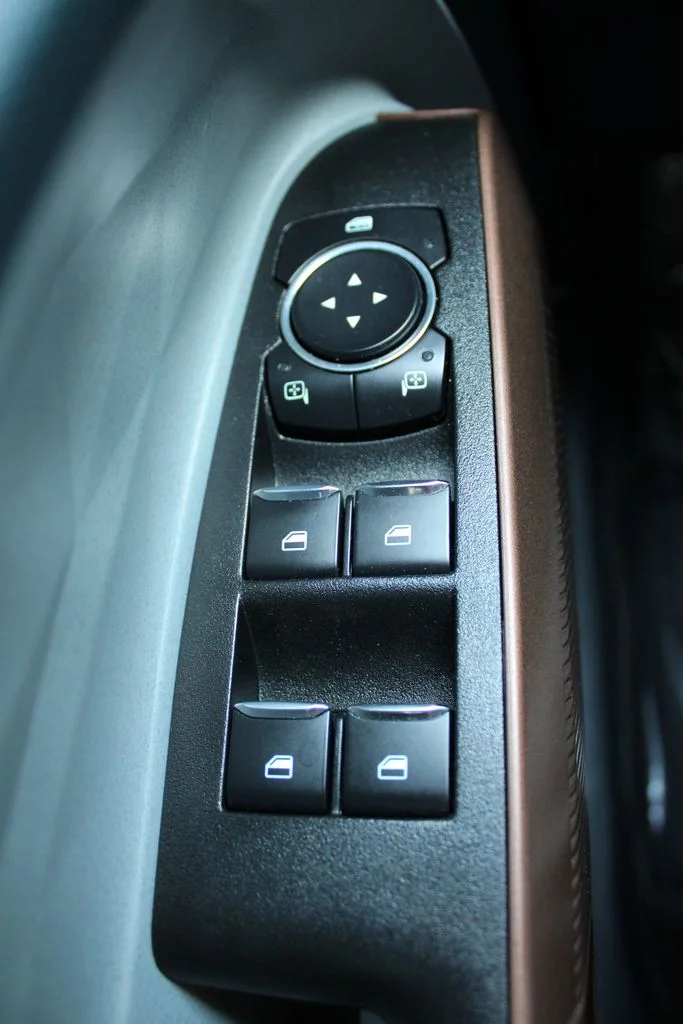 Used 2024  Ford Lariat image 22