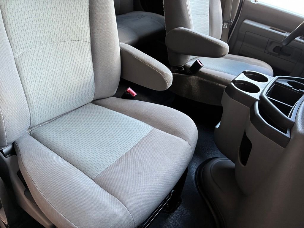 Used 2014 Oxford White Ford XLT image 40