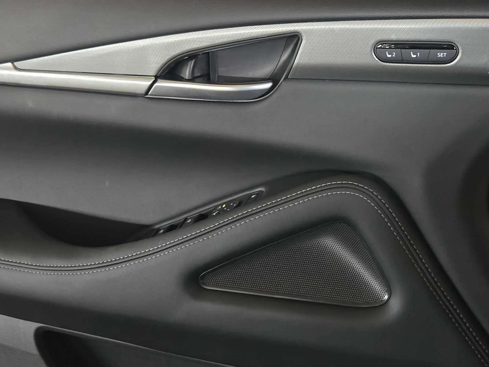 New 2027 BLACK OBSIDIAN INFINITI Luxe AWD image 16