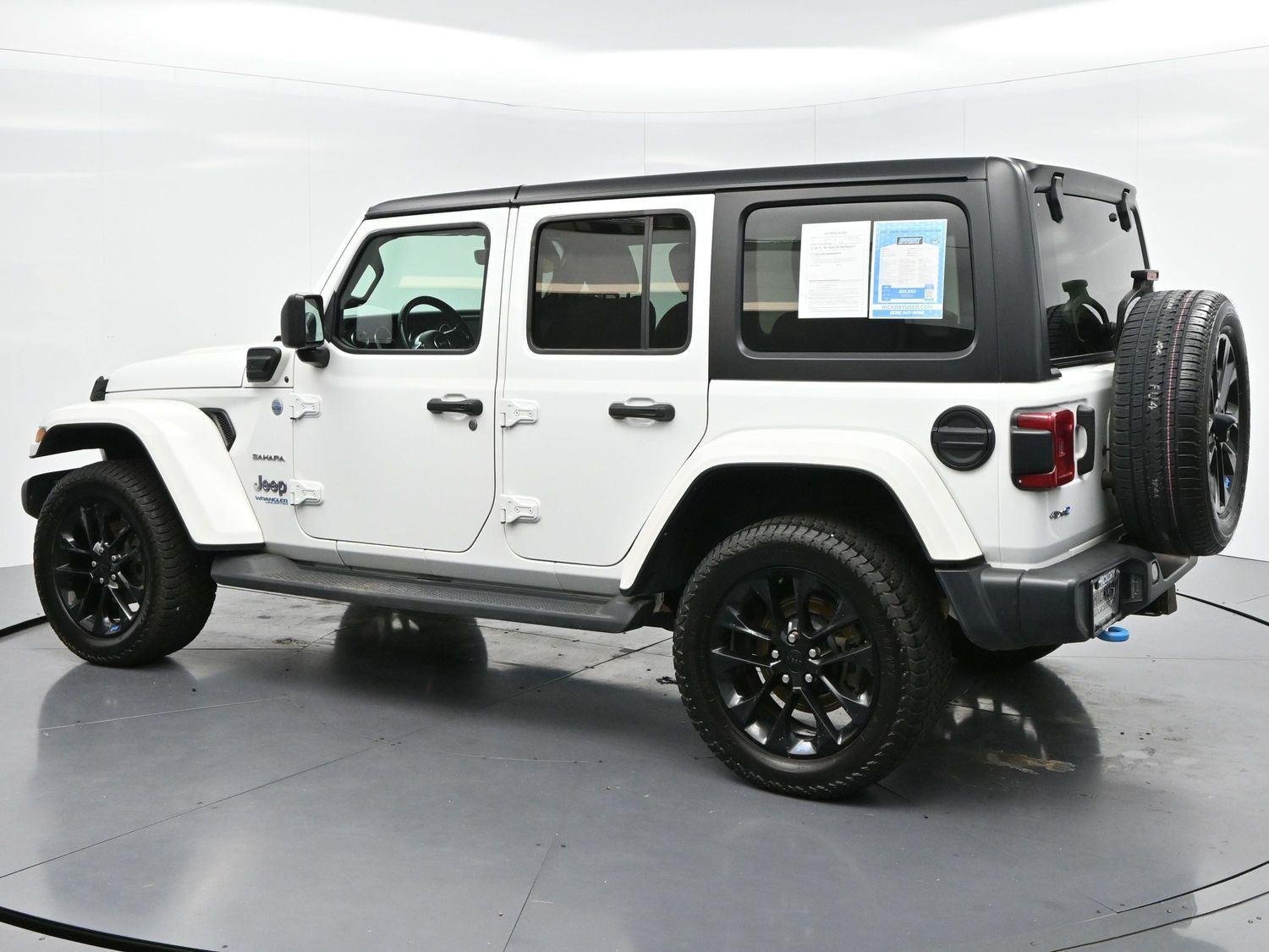 Used 2022 Bright White Clearcoat Jeep Unlimited Sahara image 5