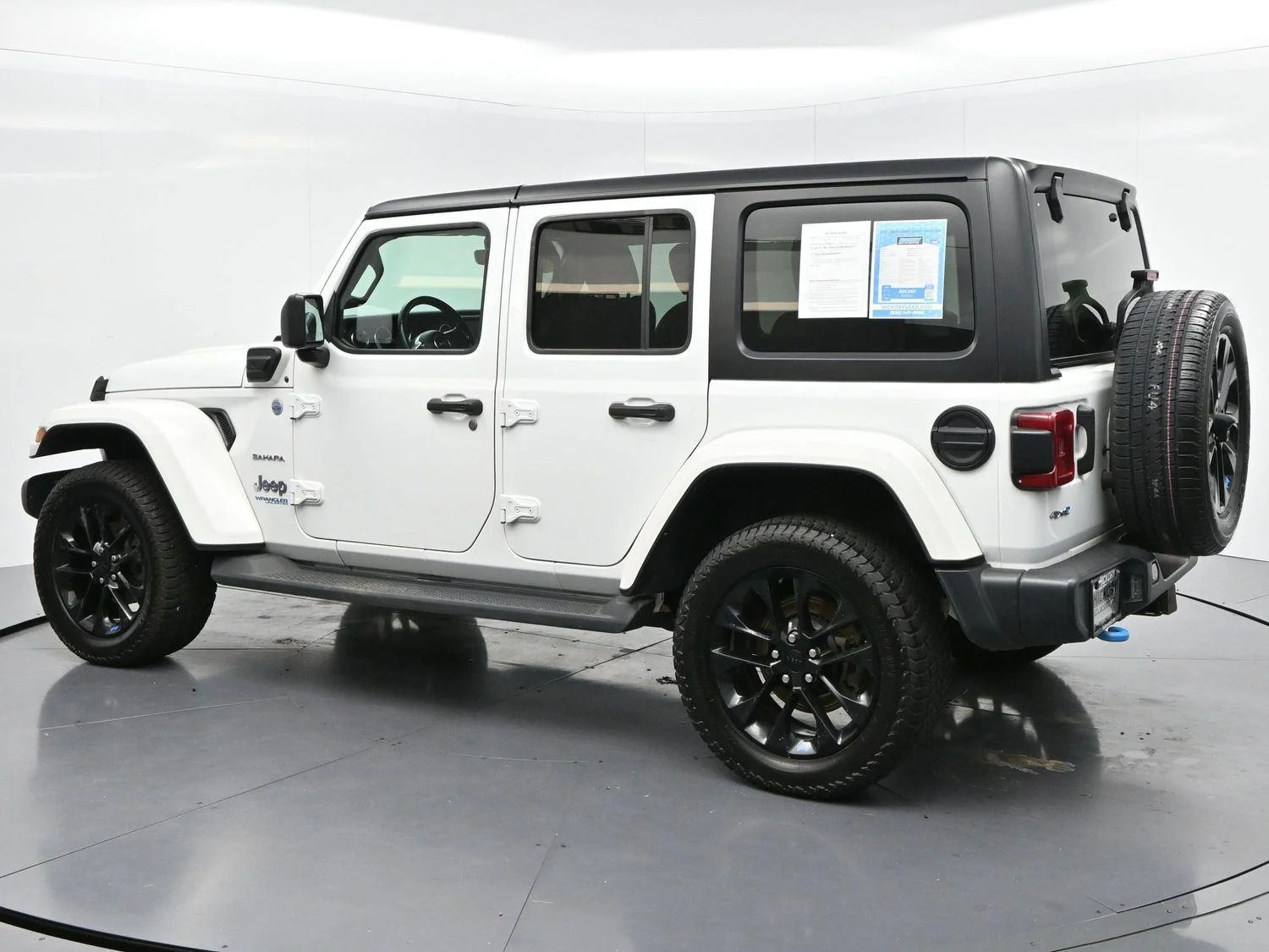 Used 2022 Bright White Clearcoat Jeep Unlimited Sahara image 5