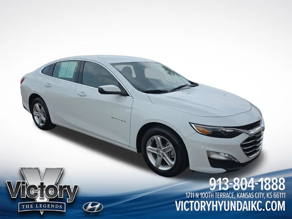Used 2024 White Chevrolet LT image 7