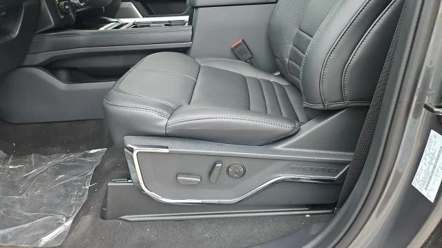New 2026 Carbonized Gray Metallic Ford Platinum 4WD image 24