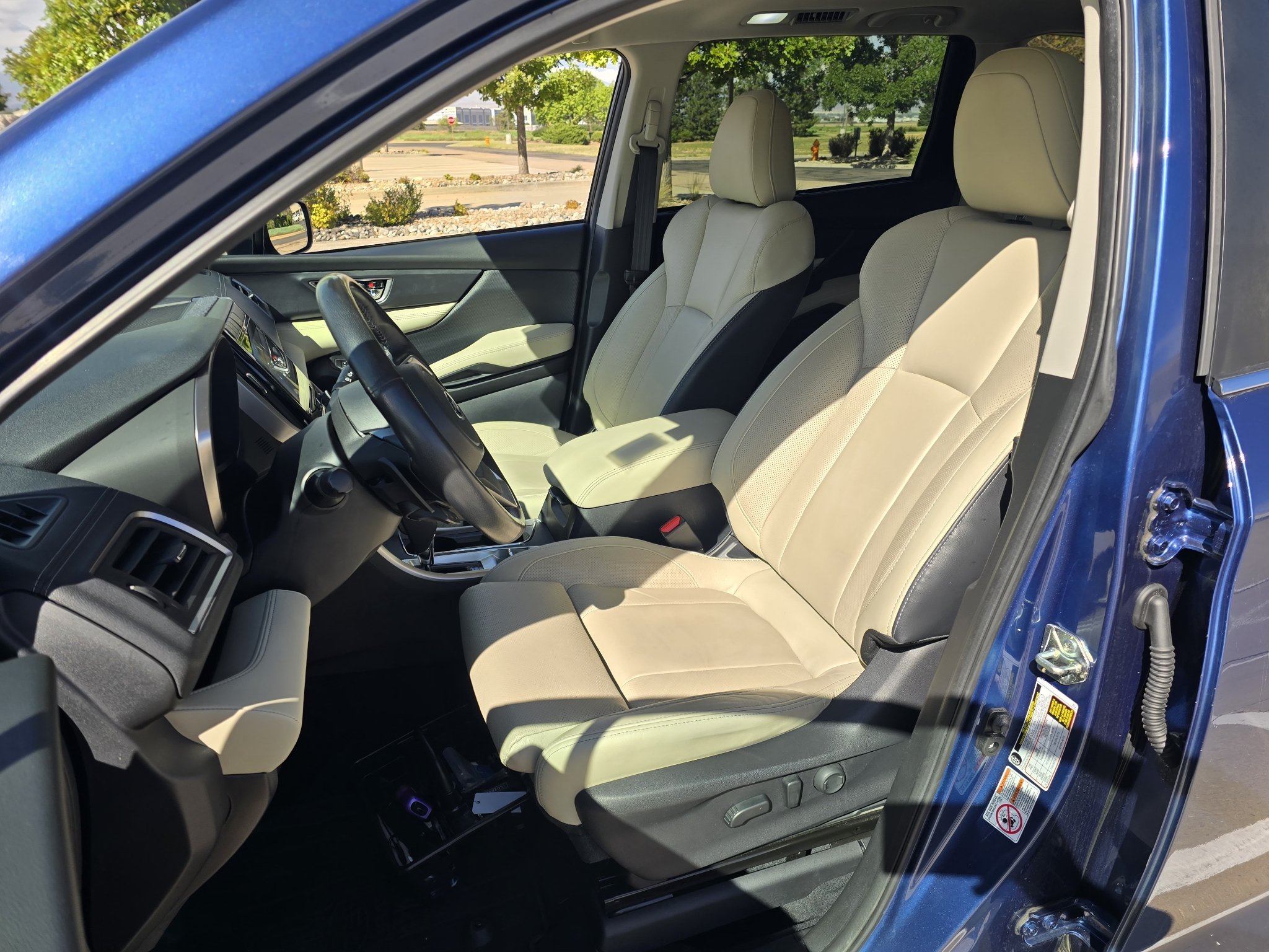 Used 2020 Abyss Blue Pearl Subaru Limited image 12