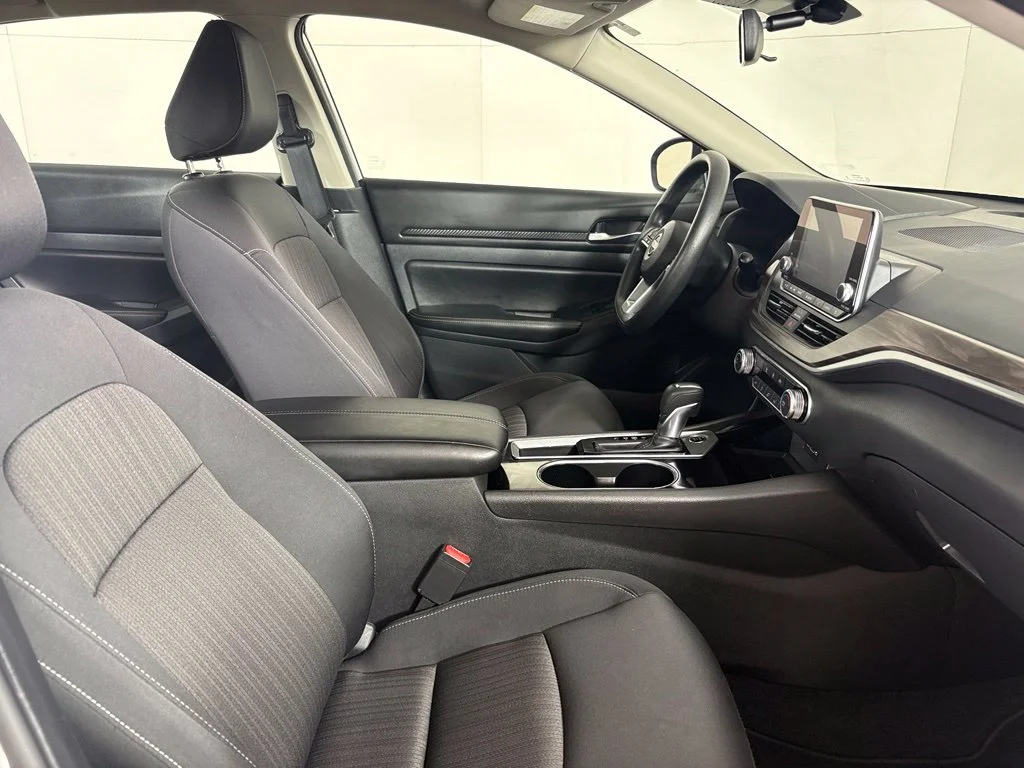 Used 2024 Silver Nissan 2.5 SV image 14