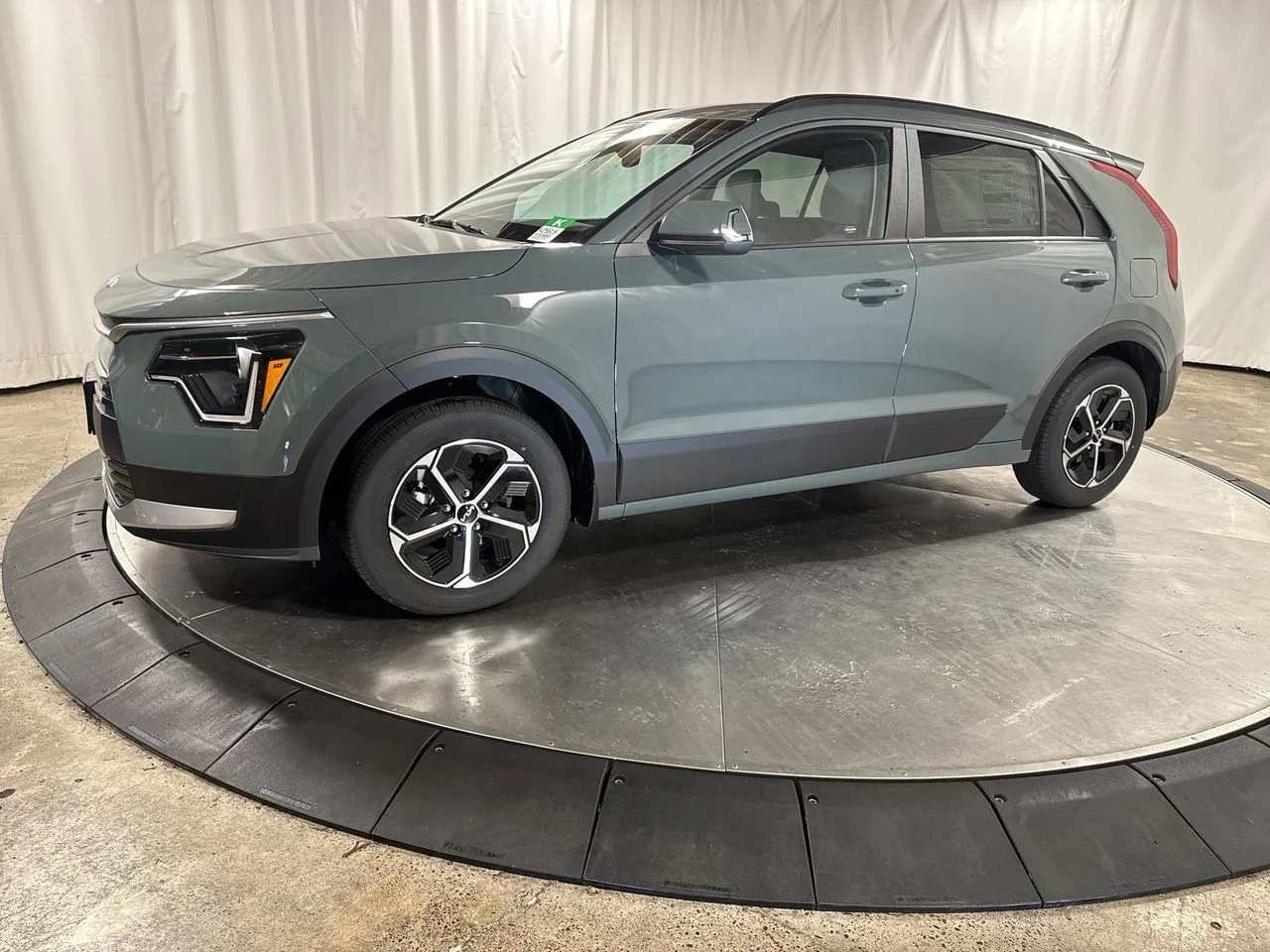 2026 Kia Niro EX HEV's photo