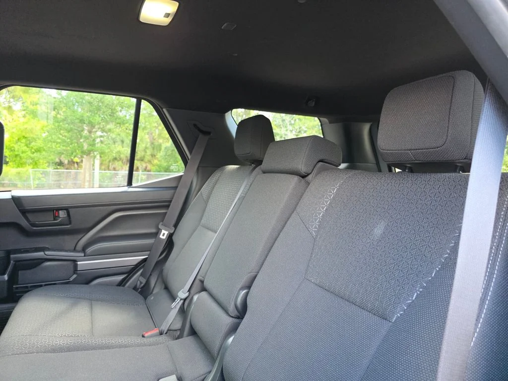 Used 2025  Toyota SR5 image 21