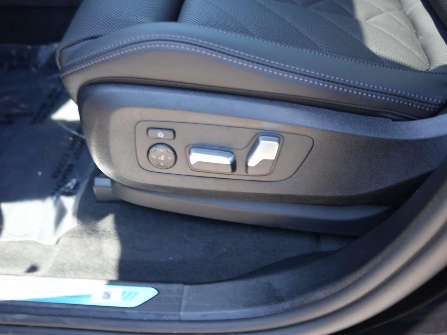 New 2026 Black Sapphire Metallic BMW xDrive40i image 16