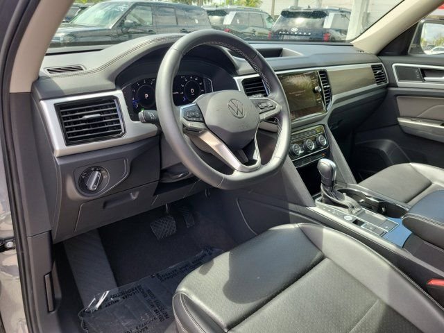 2022 Volkswagen Atlas SE w/Tech - Photo 18