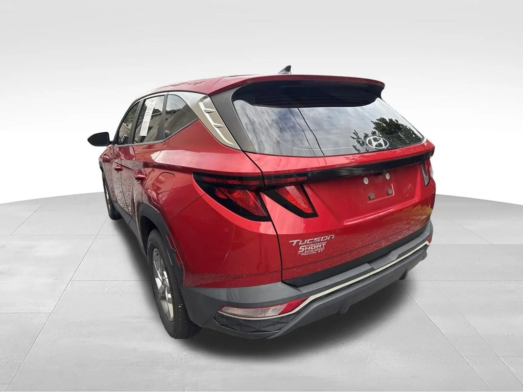 Used 2022 Red Hyundai SE image 8