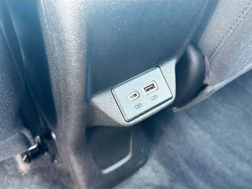 Used 2022 White Chevrolet LT image 23