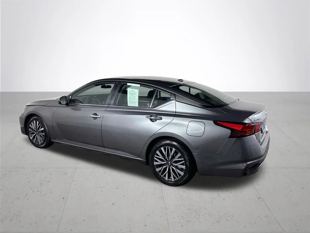 Used 2023 Gray Nissan 2.5 SV image 8