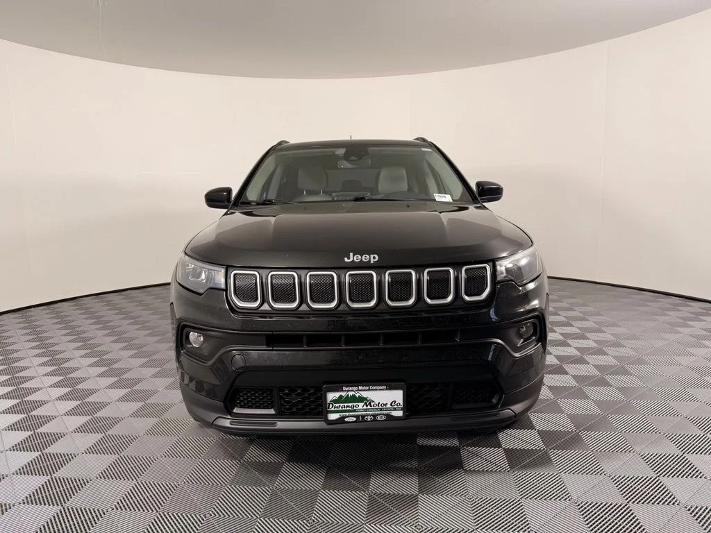 Used 2022 Black Jeep Latitude image 3
